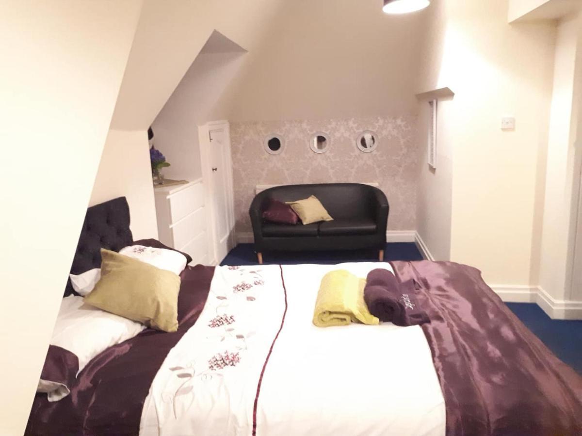 Peaceful Retreat Hideaway Surrey Apartamento Esher Exterior foto