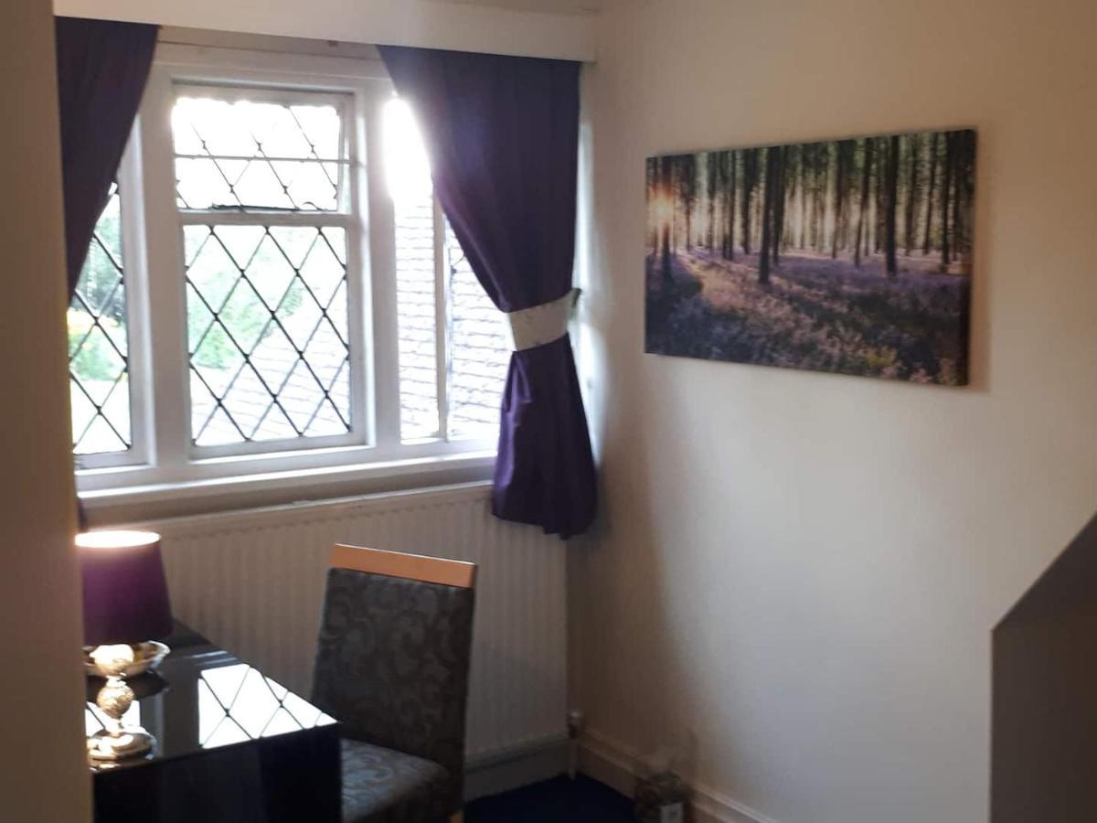 Peaceful Retreat Hideaway Surrey Apartamento Esher Exterior foto